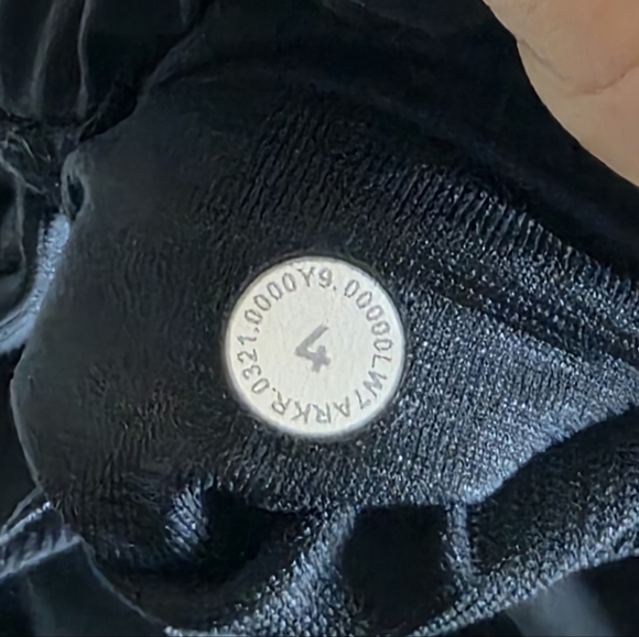 Lululemon Athletica Women's Hotty Hot Low-Rise Lined Short 2.5 - Picture 7 of 7